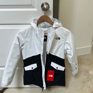 North face ski jacket girls size 10/12